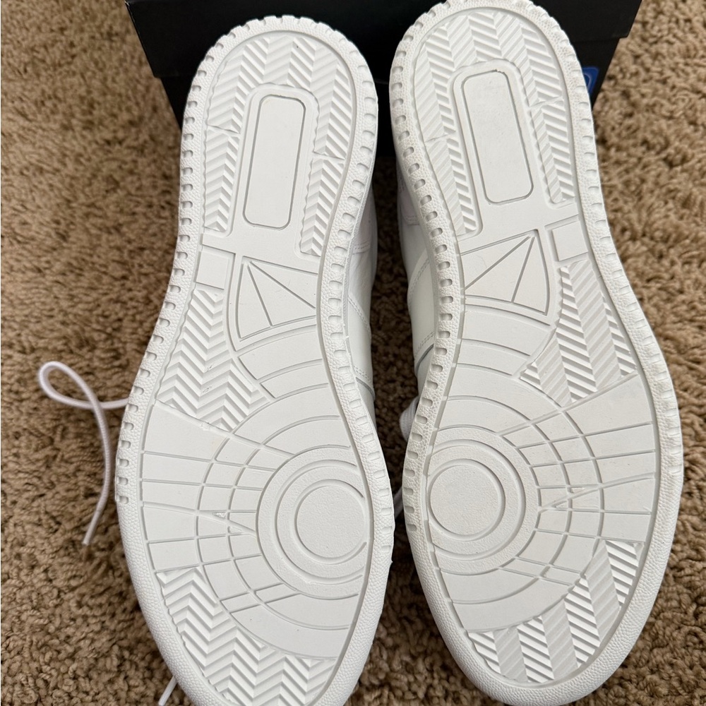 Greats Gat Low Blanco White and Light Gray Sneakers - Picture 5 of 6